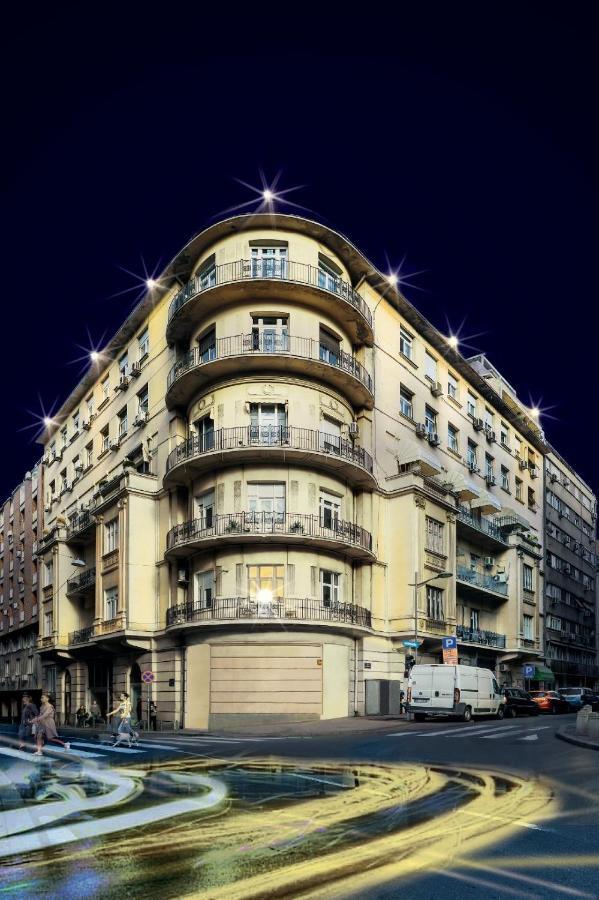 Viktor Luxury *