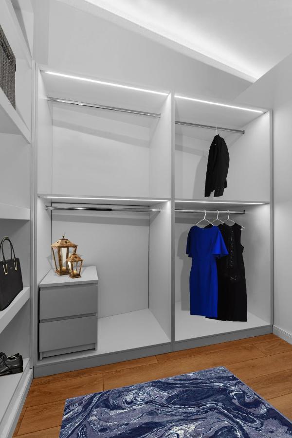 Viktor Luxury